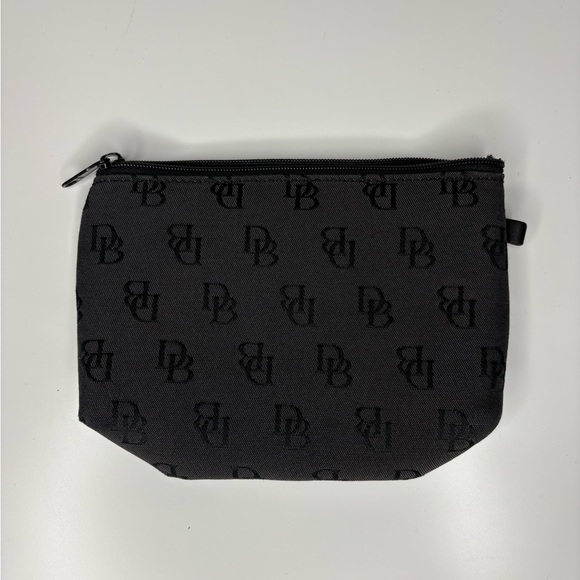 Dooney & Bourke Black Wristlet Clutch - Picture 1 of 6